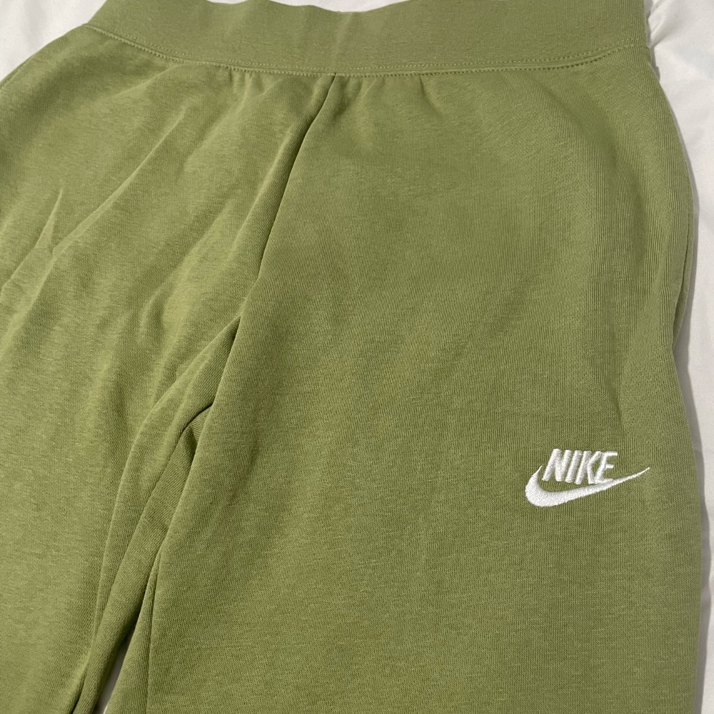 Green Nike Sweats, Youth L
